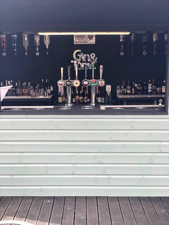 吉尔福德 The Holroyd Arms酒店 外观 照片